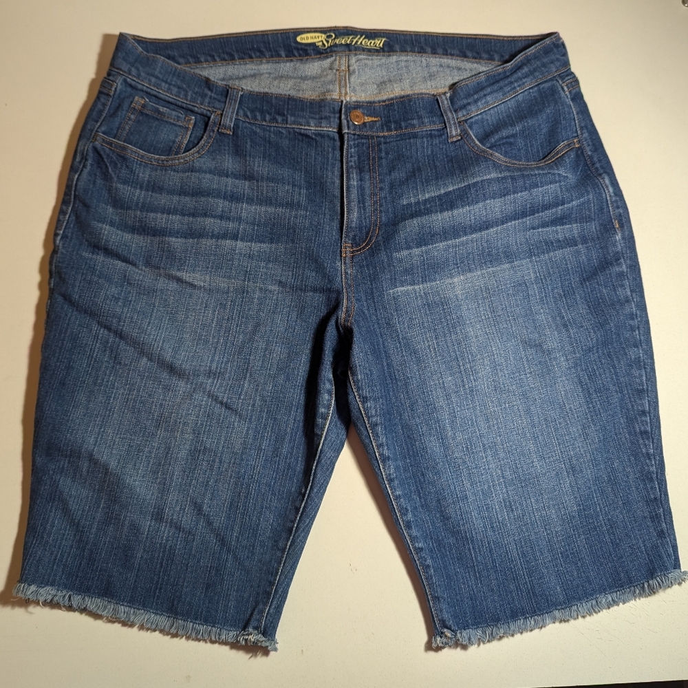 Old Navy Sweetheart Size 16 Bermuda Jean